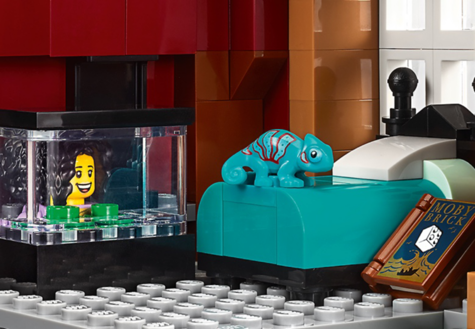 Inside the LEGO Creator Expert Bookshop - Chameleon on bed